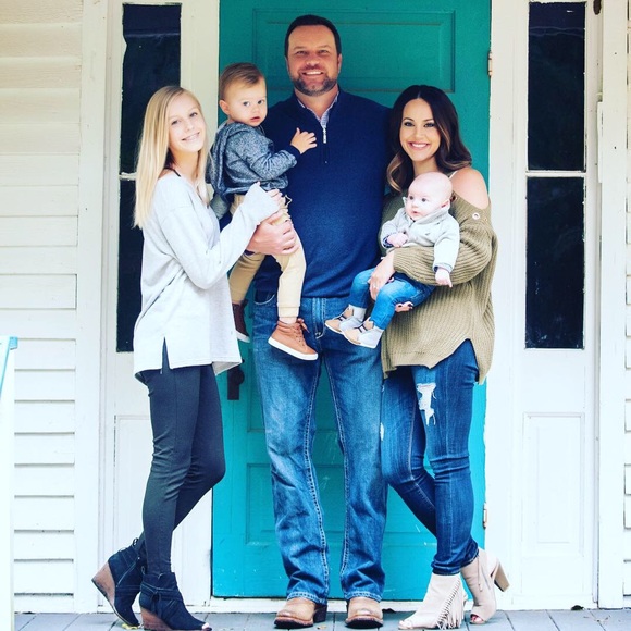 Meet your Posher, Logan - Picture 3 of 5